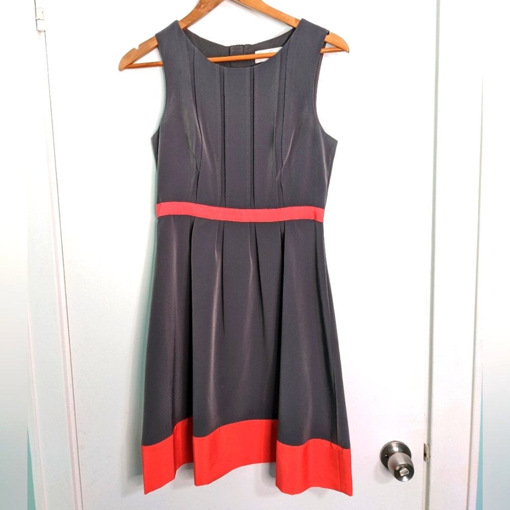 Pretty gray dress with pink trim
